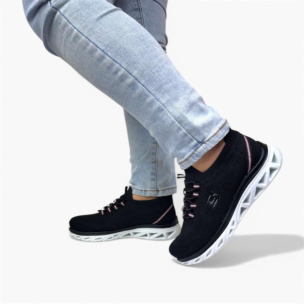 Zapatilla Skeva ®: comodidad, estilo y rendimiento para cada paso