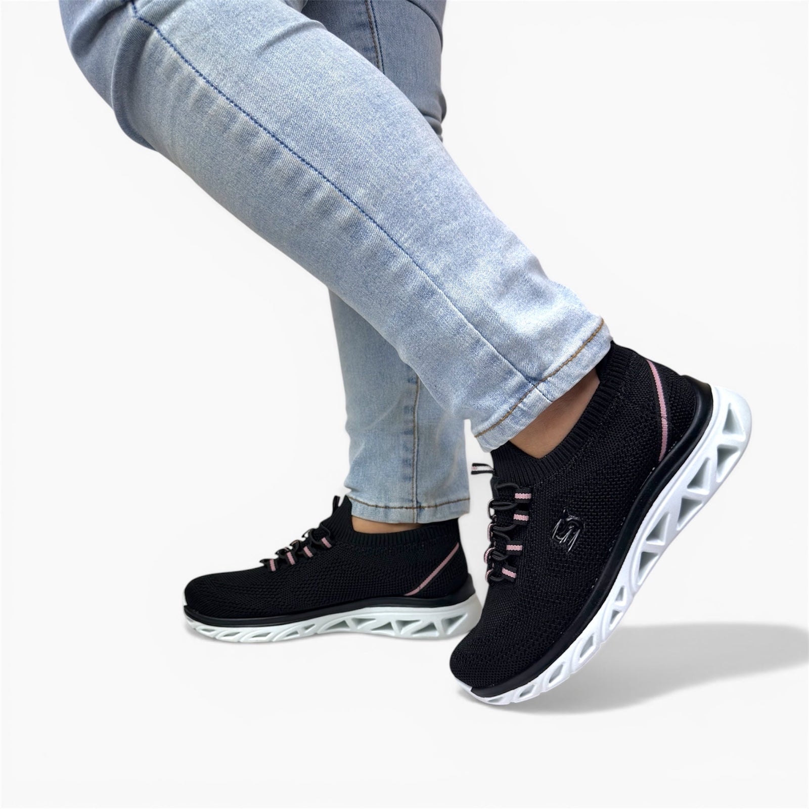 Zapatilla Skeva ®: comodidad, estilo y rendimiento para cada paso