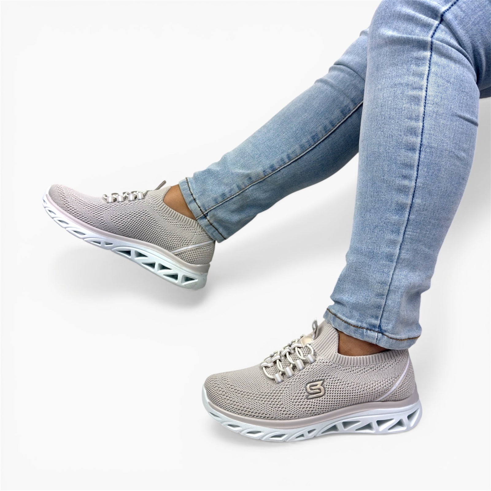 Zapatilla Skeva ®: comodidad, estilo y rendimiento para cada paso